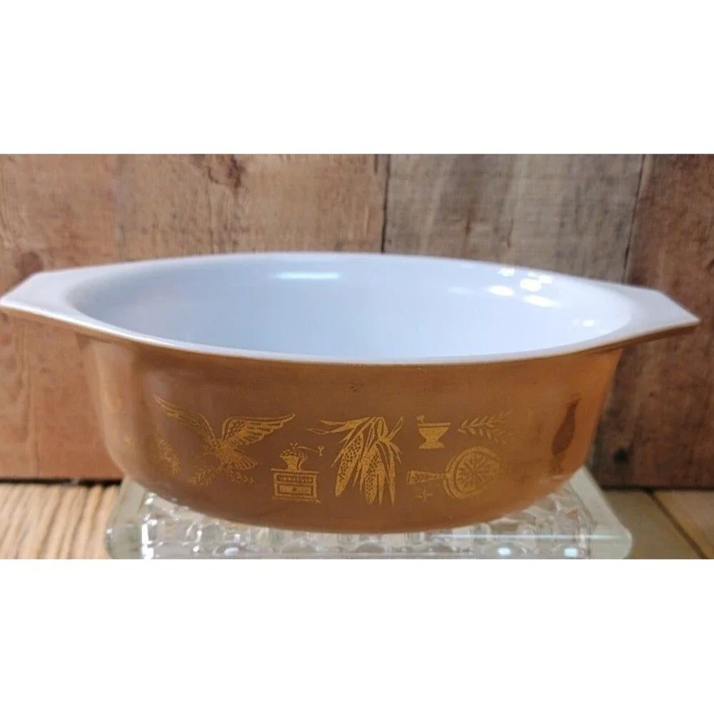 Vintage Pyrex 043 1-1/2 Qt Casserole Dish Brown Gold Americana with no lid